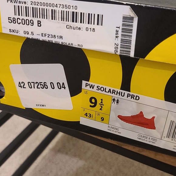 Pharell Williams Adidas ultra boost solar HUPRD - Picture 8 of 8